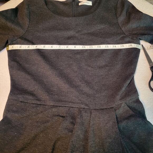 Calvin Klein Gray Knee Length Dress 3/4 Sleeve Round Neck Size 8 Petite Pockets - Picture 4 of 10